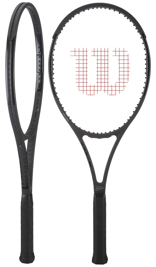 راکت تنیس Wilson Pro Staff RF 97 Autograph نمای زاویه‌ای – طراحی کلاسیک و قدرت بی‌نظیر در مدل امضای راجر فدرر
