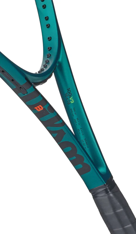 Wilson Blade 100L Lightweight Racket